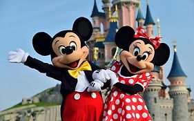 L'Olivier Centre Ville Parking Disneyland 4 Personnes Et 1 Bebe